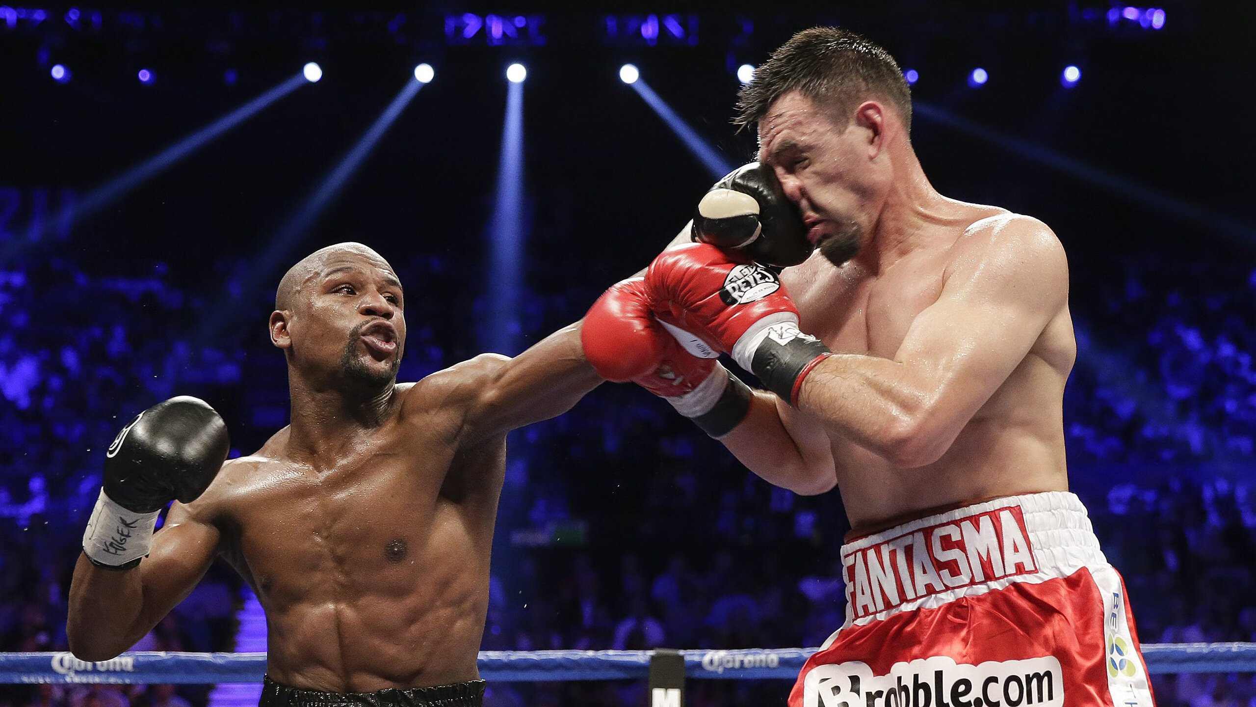 拜仁慕尼黑球迷组织举办庆祝活动,祝贺球队连胜,拜仁慕尼黑球迷自称